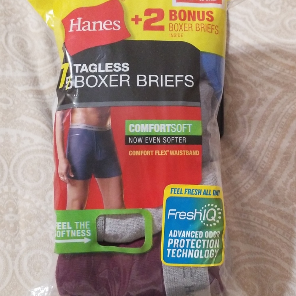 7 Tagless Hanes Boxer Briefs